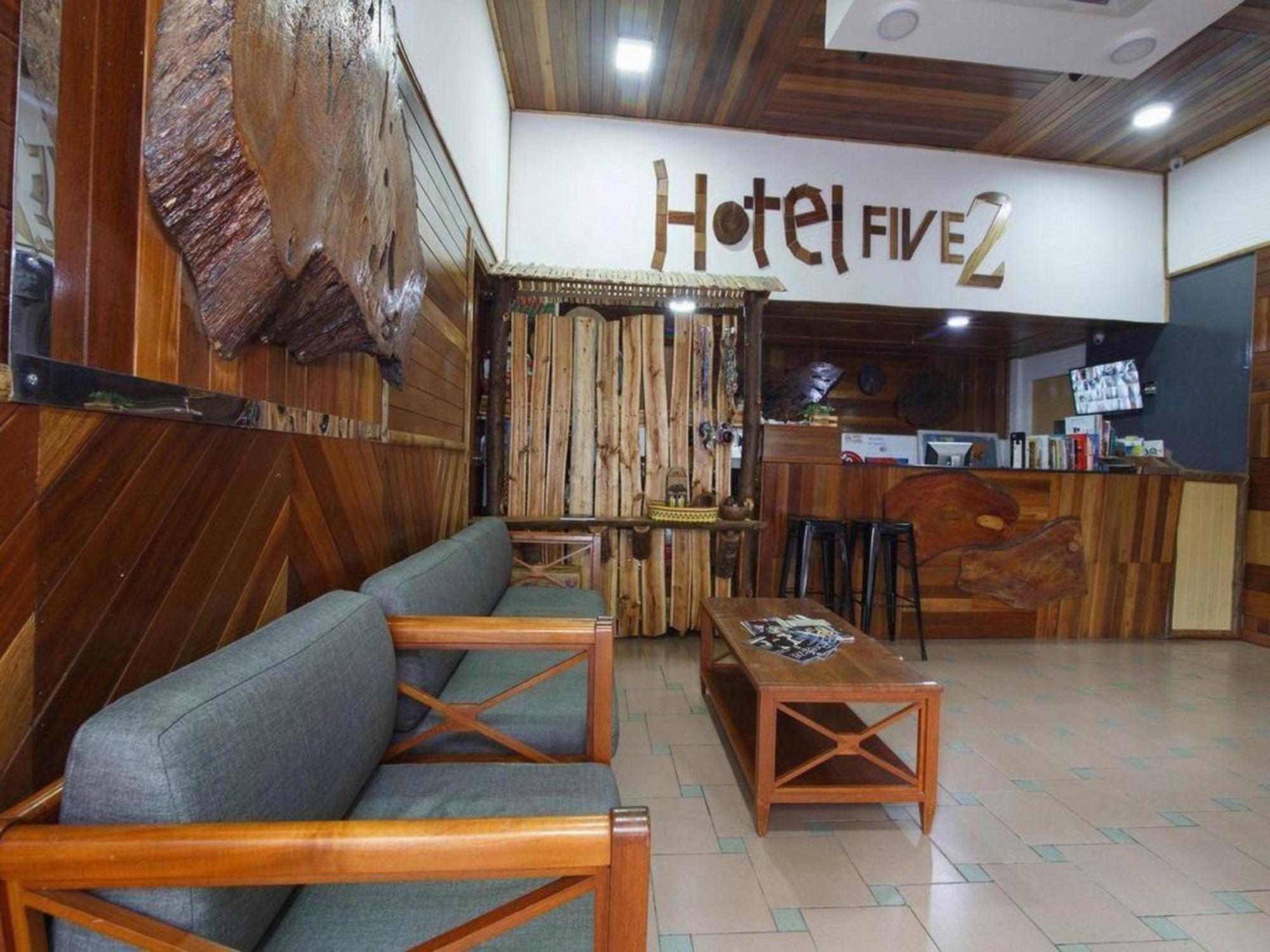 Oyo 210 Hotel Five 2 コタキナバル エクステリア 写真