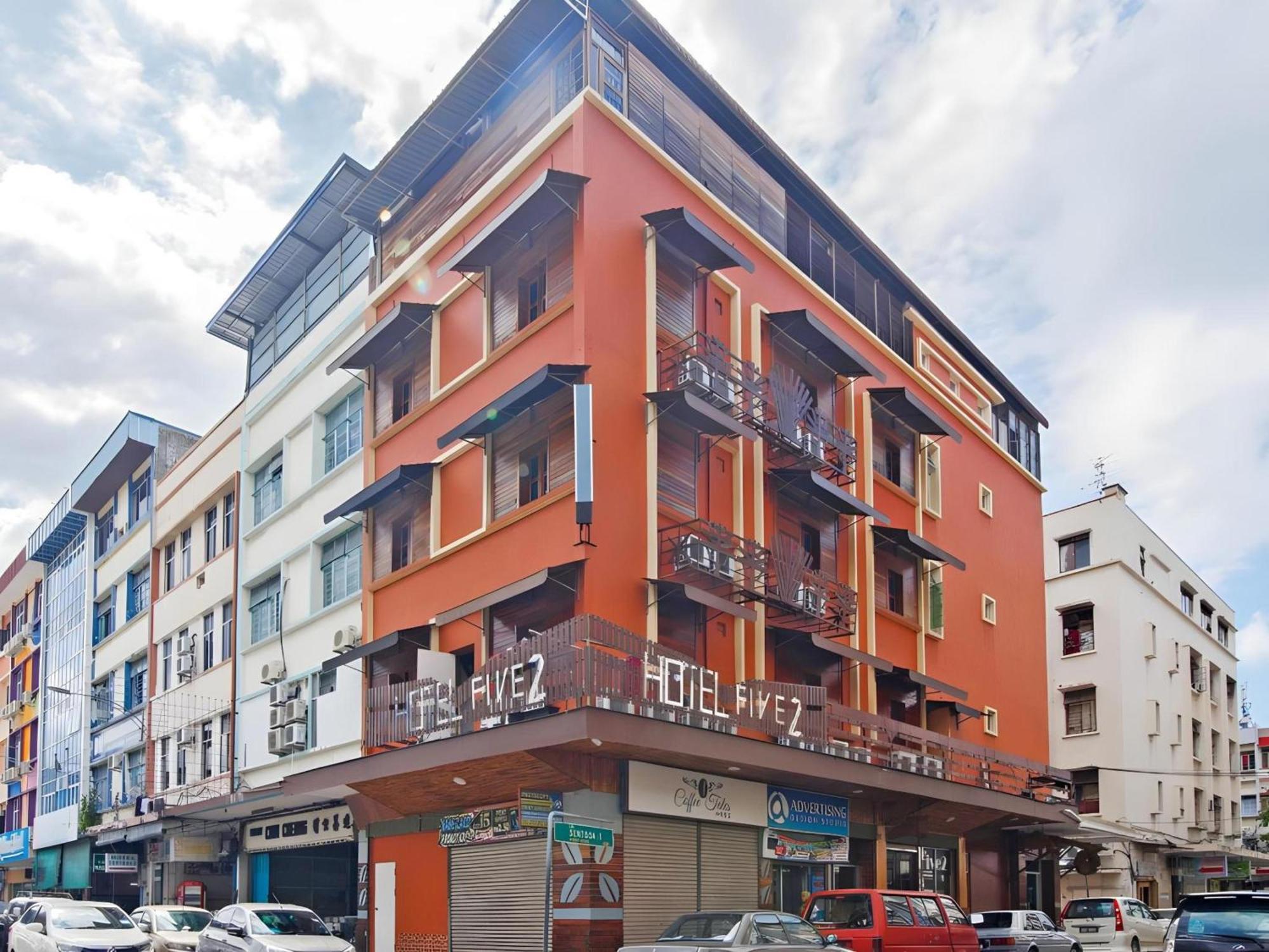 Oyo 210 Hotel Five 2 コタキナバル エクステリア 写真